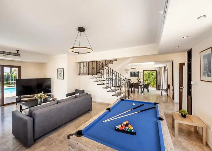 Villa Sunnyvillas: 4br Seafront Villa*private Pool*bw44